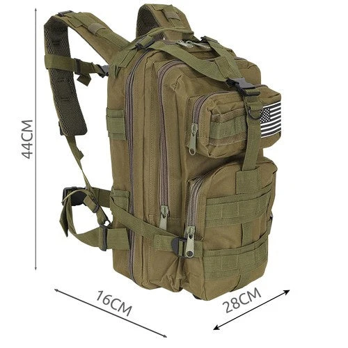 1 Stück Militär Rucksack mit vielseitigem Tragesystem grün