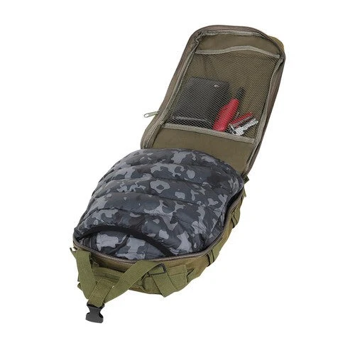 1 Stück Militär Rucksack mit vielseitigem Tragesystem grün