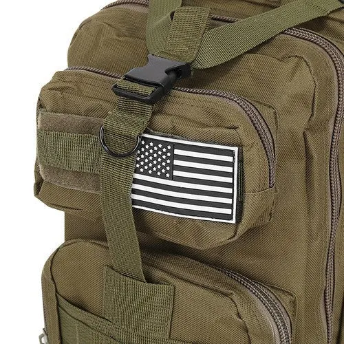 1 Stück Militär Rucksack mit vielseitigem Tragesystem grün