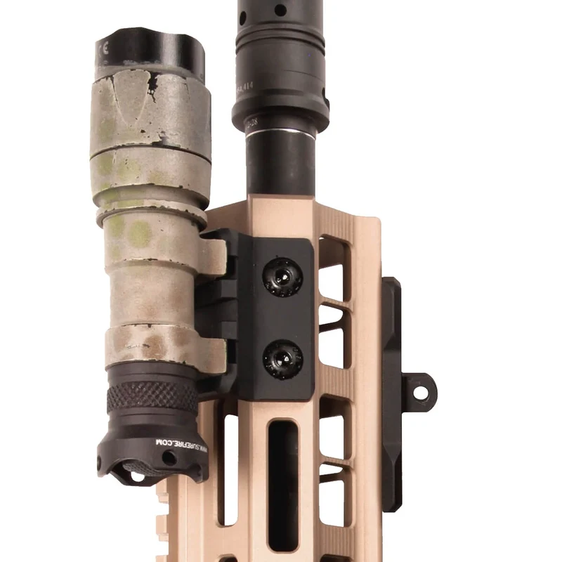 Magpul M-LOK Offset Light/Optic Mount kiinnityskisko, alumiini
