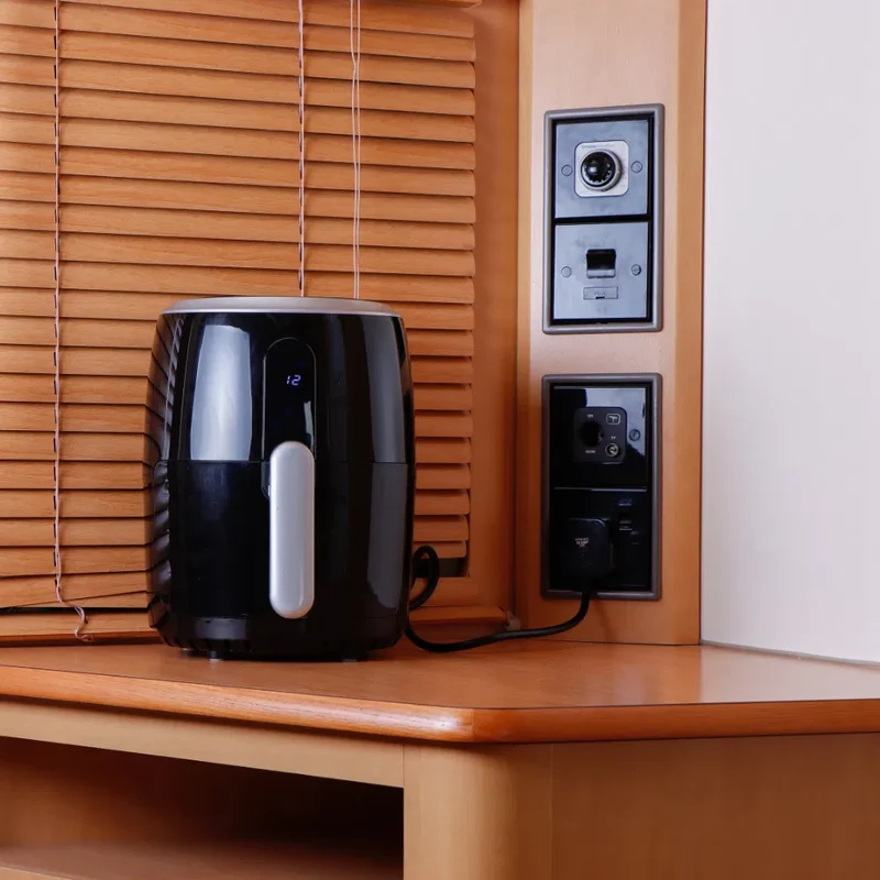 Air Fryer With 1.7 Litre capacity and Digital Display