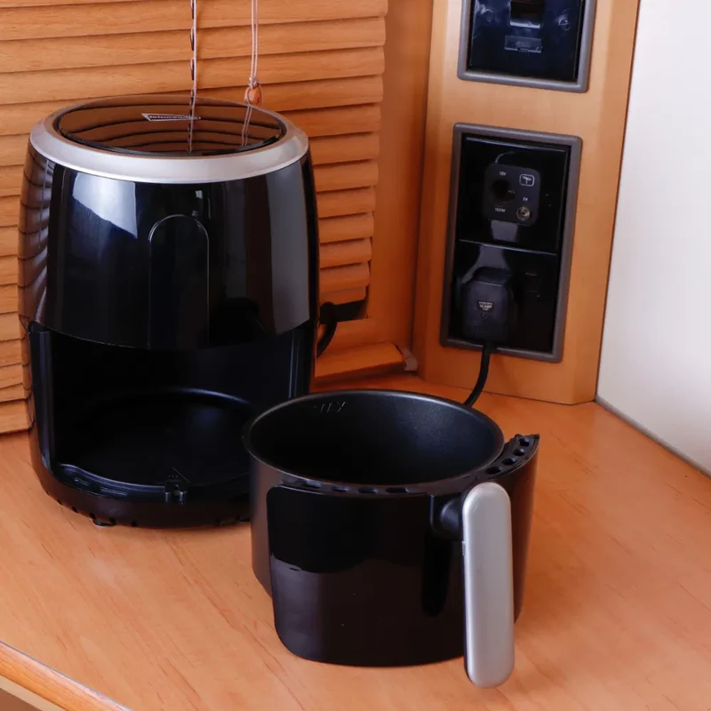 Air Fryer With 1.7 Litre capacity and Digital Display