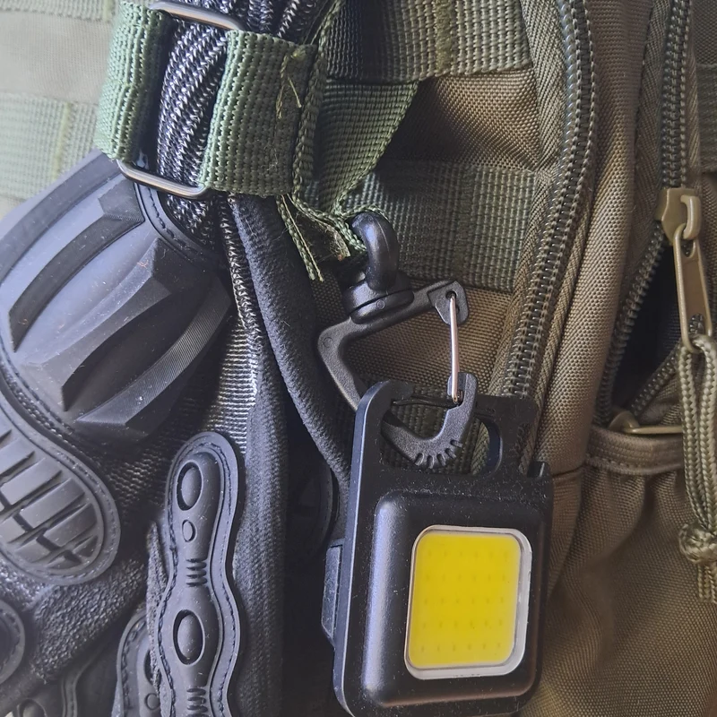 Taktische Molle Halterung für Handschuhe, Paracord & Tools mit Karabiner