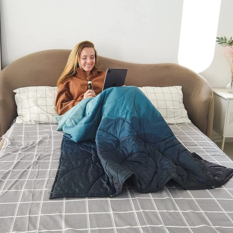 Frosty Vealley Puffy Blanket
