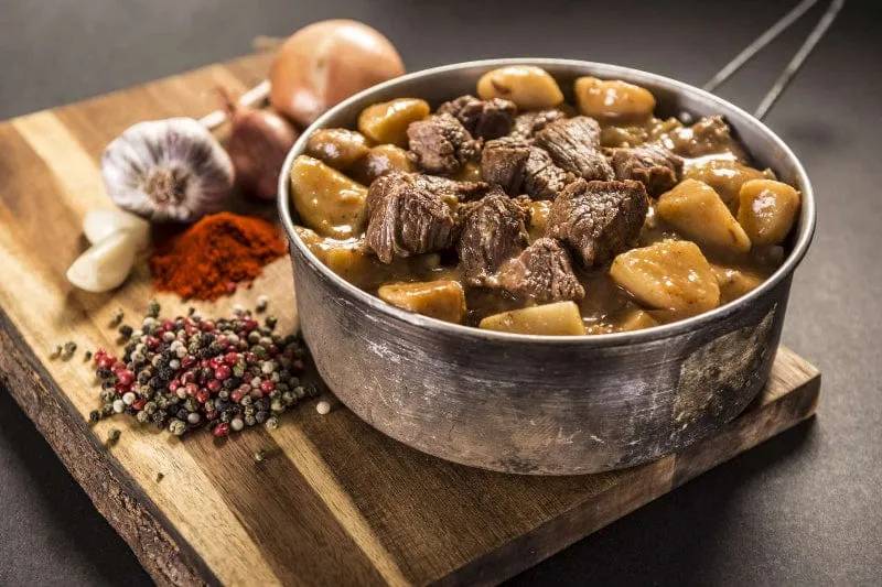 Rindergulasch mit gekochten Kartoffeln 400g tactical meal ready to eat