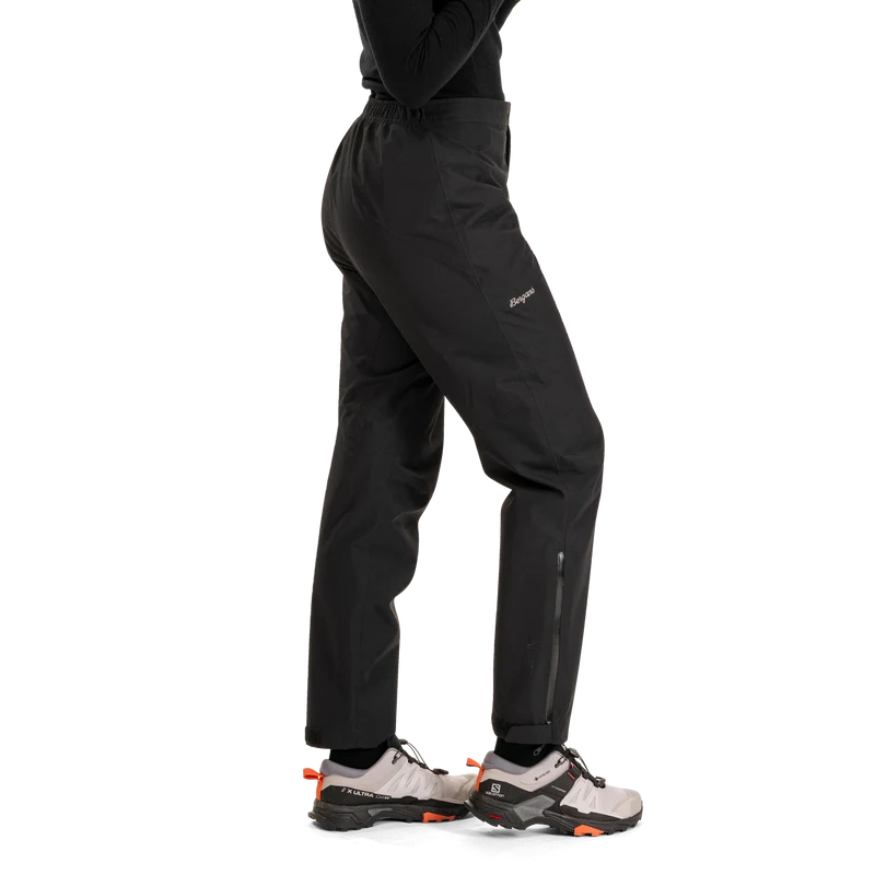 Essentials 2.5L Shell Pants Women