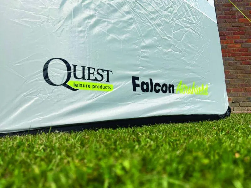 Quest Falcon Air Shield 500 3 Panel Windbreak