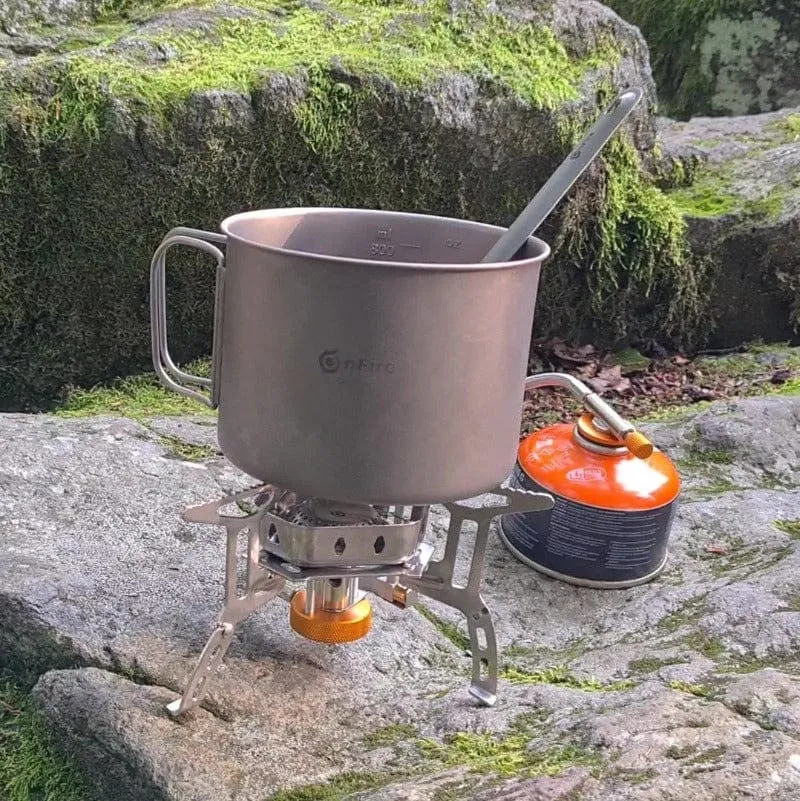 Leichter, faltbarer Gaskocher mit Windschutz und Piezozündung 3500 Watt