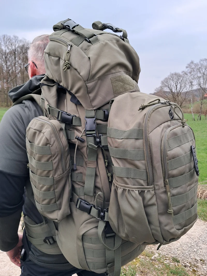 Taktischer Expeditions-Rucksack 90L inkl. 15L Daypack plus Zubehör