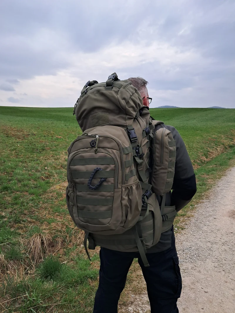 Taktischer Expeditions-Rucksack 90L inkl. 15L Daypack plus Zubehör